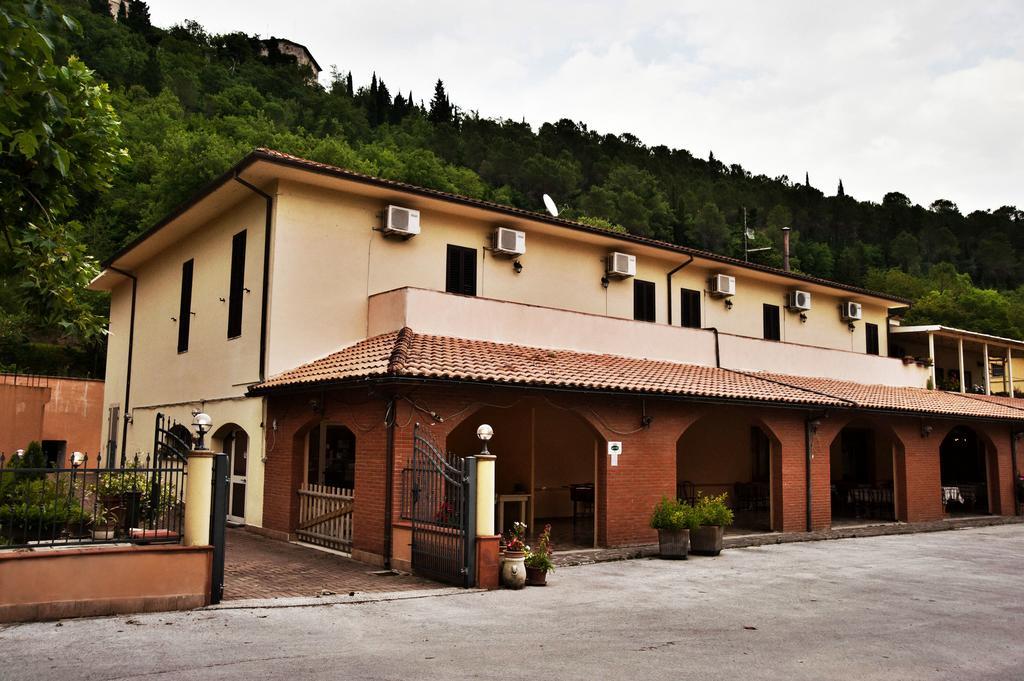Albergo Magrini Della Genga Genga  Exteriör bild